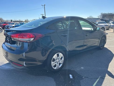 Used 2017 Kia Forte LX w/ LX Popular Package image 5