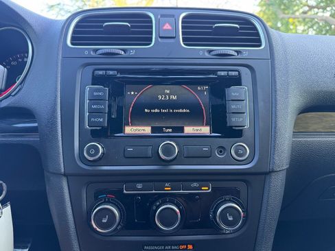 Used 2012 Volkswagen Golf 2-Door image 18