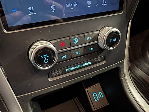 Certified 2024 Ford Edge SEL w/ Convenience Package image 14