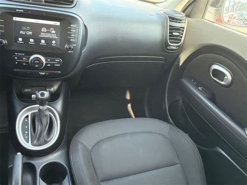 Used 2019 Kia Soul + image 20