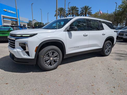 New 2026 Chevrolet Traverse LT image 3