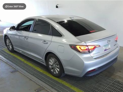 Used 2017 Hyundai Sonata SE FWD image 3