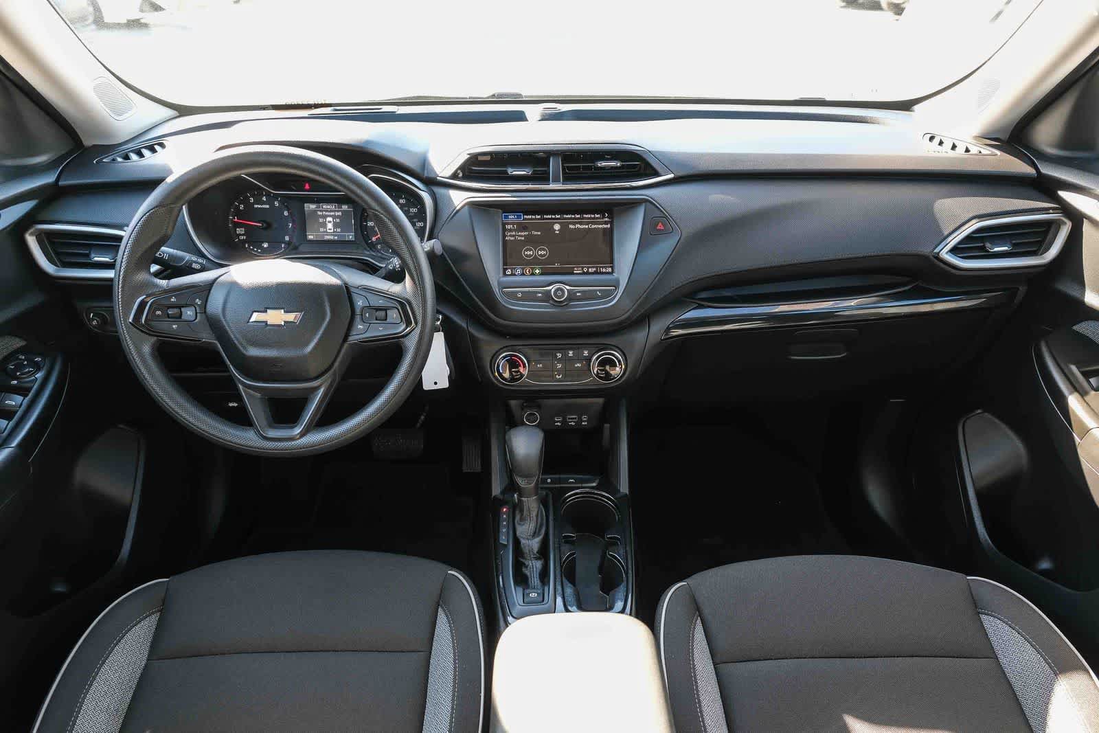 Used 2023 Chevrolet TrailBlazer LS FWD image 13