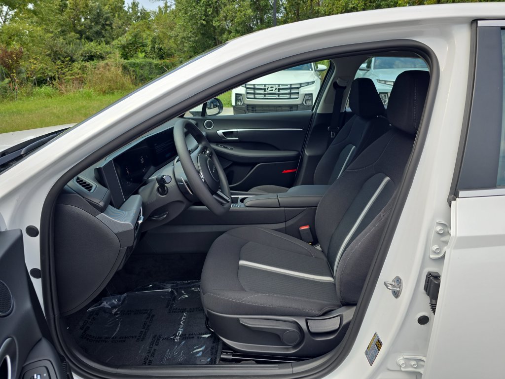 New 2026 Hyundai Sonata Blue FWD image 13