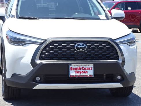 Certified 2023 Toyota Corolla Cross XLE FWD image 4