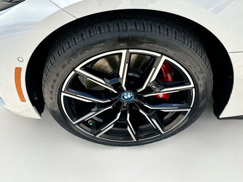 Used 2024 BMW i4 eDrive35 w/ M Sport Package image 33