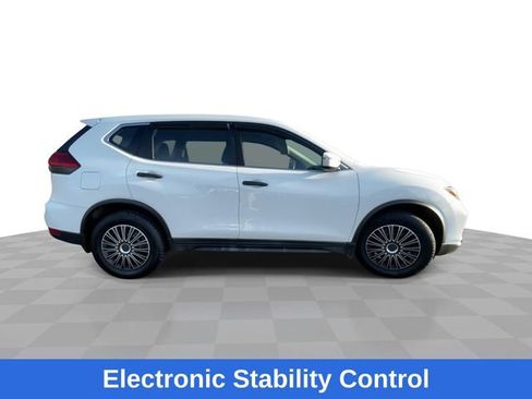 Used 2017 Nissan Rogue S image 10