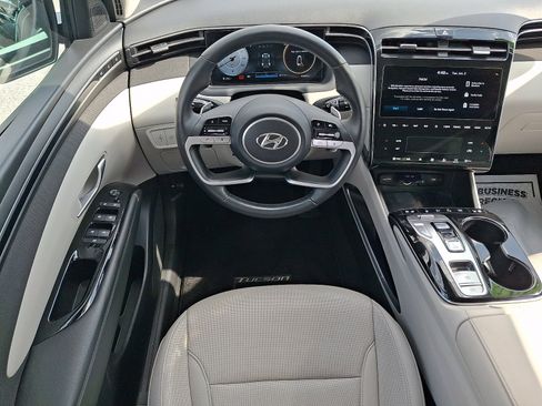 Certified 2023 Hyundai Tucson Limited AWD/4WD image 12