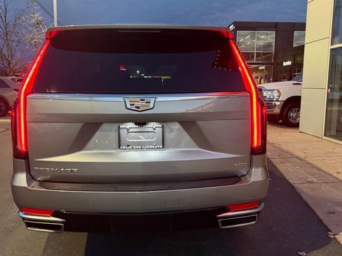 Used 2024 Cadillac Escalade ESV Premium Luxury Platinum w/ Heavy-Duty Trailer Package image 8