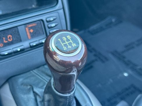 Used 2002 Porsche Boxster RWD image 19