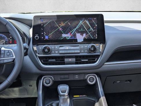 Used 2025 Toyota Grand Highlander AWD image 15