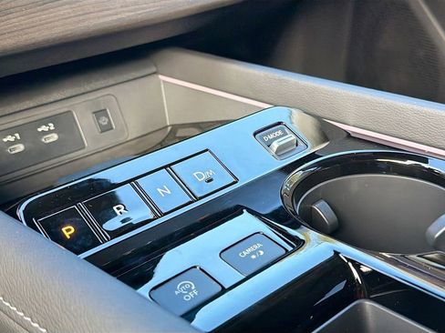 New 2026 Nissan Murano Platinum image 17