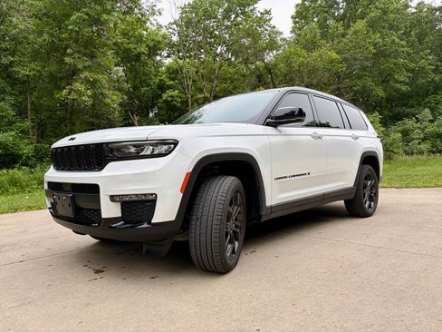 Used 2025 Jeep Grand Cherokee L Limited AWD/4WD image 6