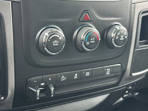 Used 2018 RAM 2500 Tradesman w/ Chrome Appearance Group image 19