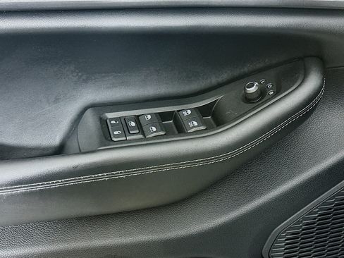 Used 2023 Jeep Grand Cherokee Altitude AWD/4WD image 15