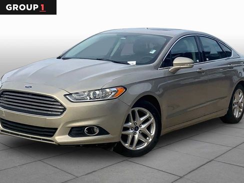Used 2015 Ford Fusion SE w/ Equipment Group 202A FWD image 1