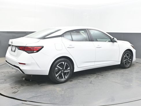 Used 2025 Nissan Sentra SV FWD image 7