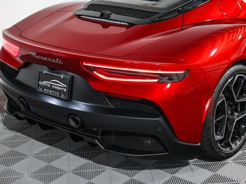 Used 2022 Maserati MC20 Coupe image 7