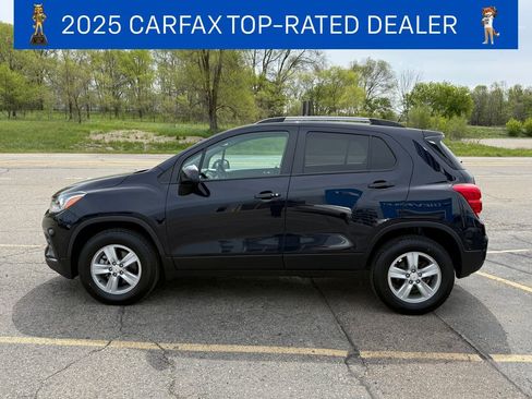 Certified 2022 Chevrolet Trax LT w/ LT Convenience Package AWD/4WD image 2