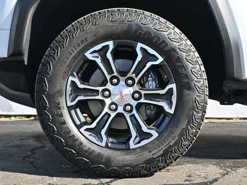 Used 2024 GMC Canyon AT4 w/ AT4 Premium Package image 7