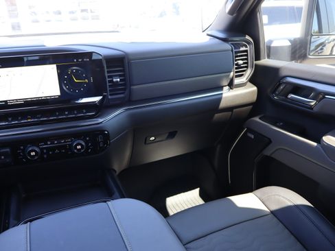Used 2024 Chevrolet Silverado 2500 ZR2 w/ ZR2 Bison Edition AWD/4WD image 17