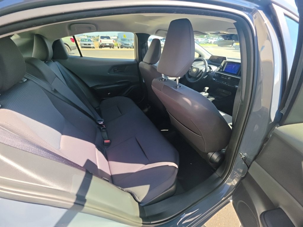 Used 2025 Toyota Prius LE FWD image 29