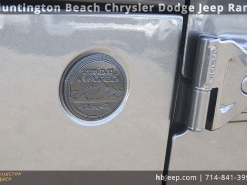 Used 2022 Jeep Wrangler Unlimited Willys image 7