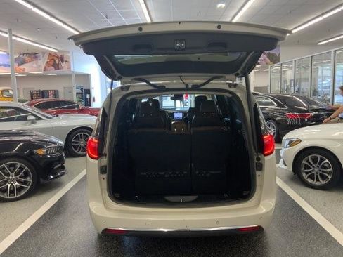 Used 2019 Chrysler Pacifica Limited w/ Tire & Wheel Group image 35