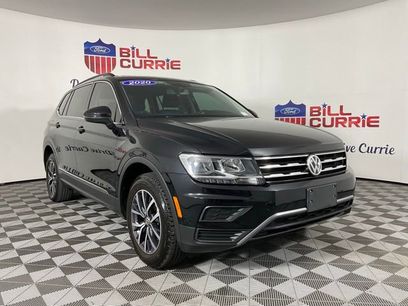 Used 2020 Volkswagen Tiguan SE w/ Panoramic Sunroof Package