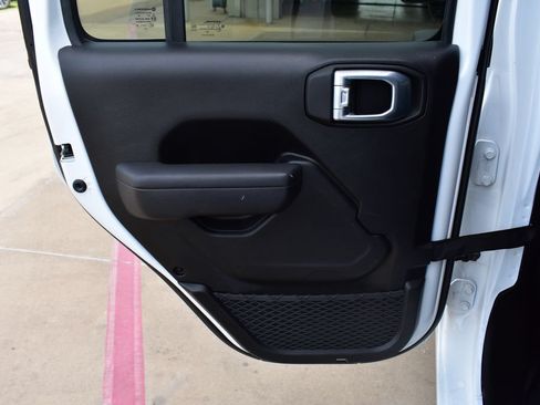 Used 2025 Jeep Gladiator Sport AWD/4WD image 20