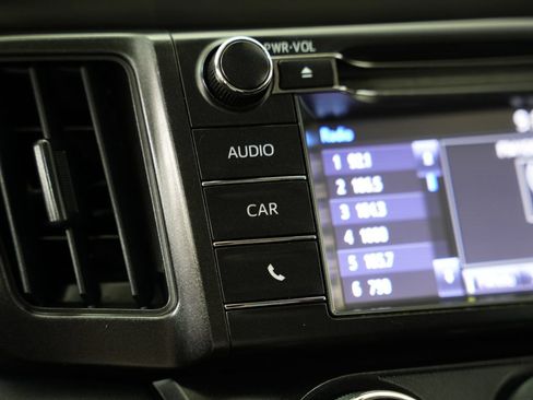 Used 2018 Toyota RAV4 LE w/ All Weather Liner Package FWD image 23