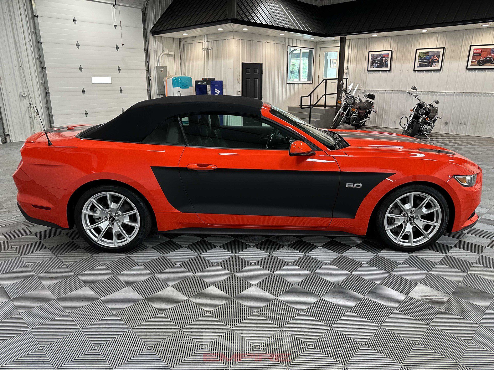 Used 2015 Ford Mustang GT Premium w/ Equipment Group 401A RWD image 13