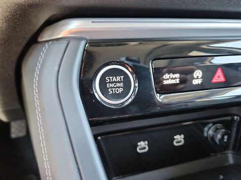 Used 2025 Audi Q5 Premium w/ Convenience Package AWD/4WD image 29