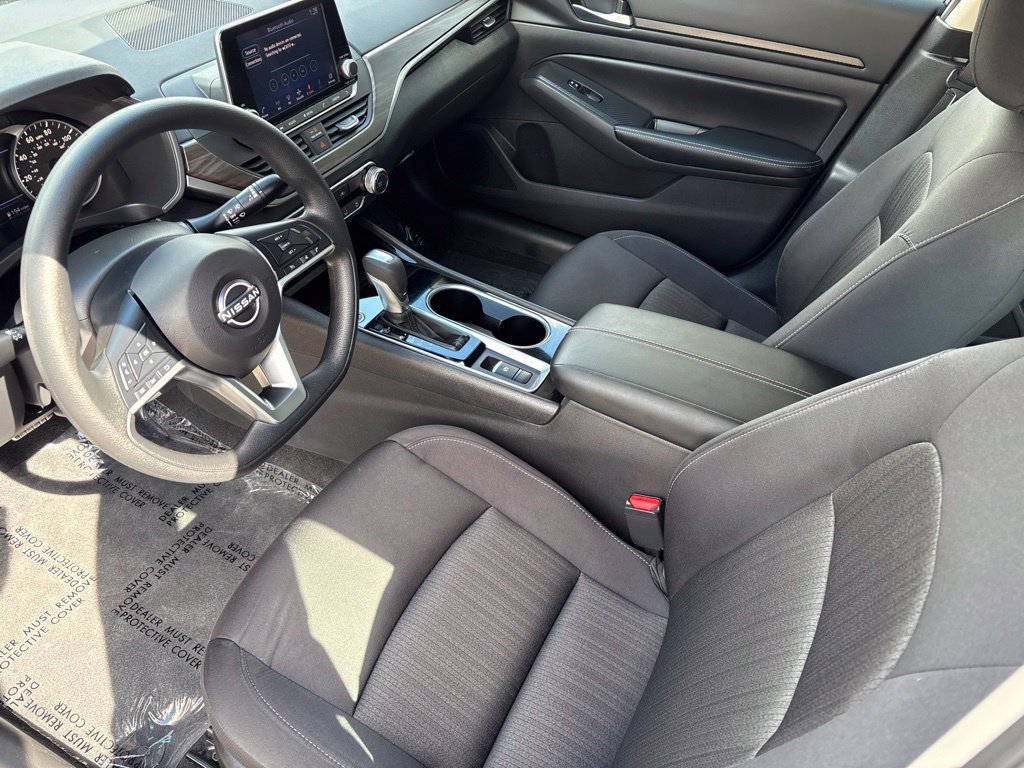 Used 2024 Nissan Altima 2.5 SV AWD/4WD image 11