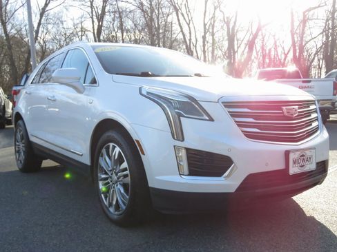 Used 2017 Cadillac XT5 Premium Luxury image 4