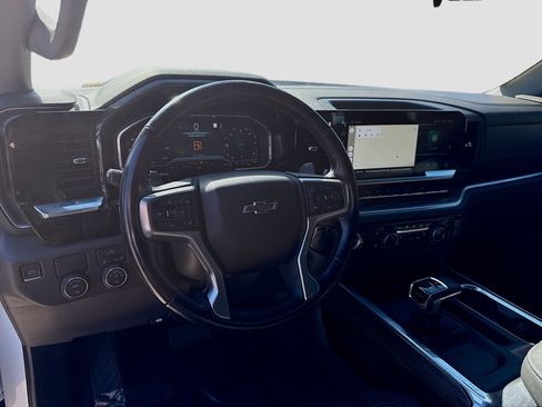 Used 2022 Chevrolet Silverado 1500 RST w/ LPO, Dark Essentials Package image 9