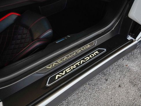 Used 2018 Lamborghini Aventador S image 78