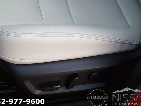 Certified 2024 Nissan Rogue SL FWD image 17