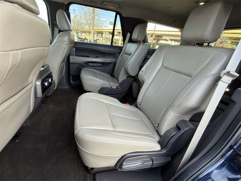 Used 2021 Ford Expedition XLT image 26