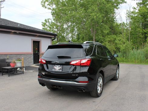 Used 2018 Chevrolet Equinox LT w/ Sun & Infotainment Package AWD/4WD image 5
