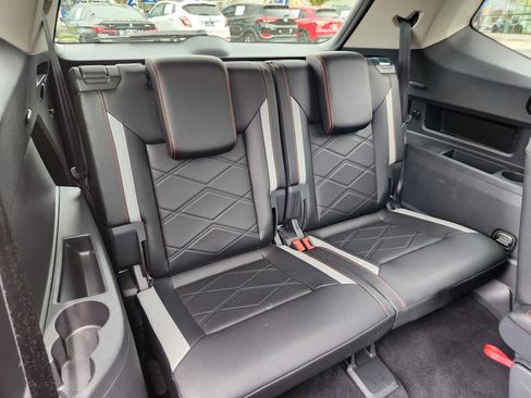 Certified 2025 Volkswagen Atlas Peak Edition SE AWD/4WD image 16