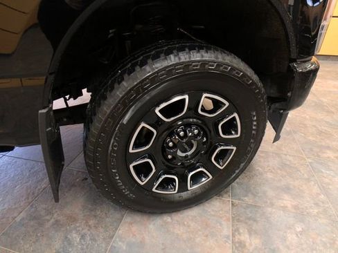 Used 2025 Ford F350 Platinum image 9