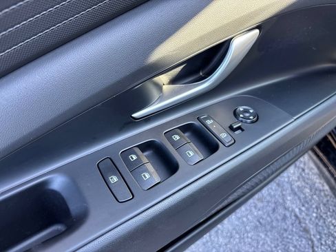 Used 2024 Hyundai Elantra SEL FWD image 14