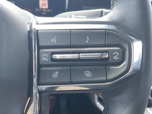 Used 2026 GMC Acadia Elevation w/ Elevation Premium Package FWD image 26