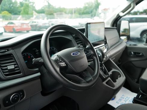 Used 2023 Ford Transit 350 XLT RWD image 5
