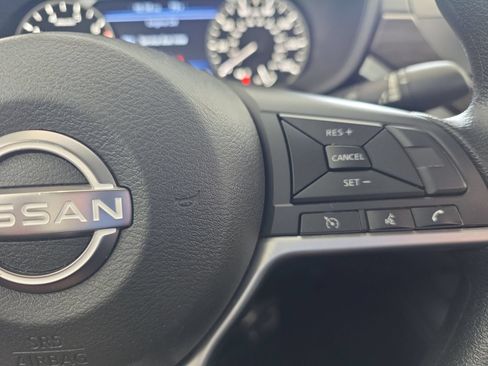 Used 2023 Nissan Altima 2.5 SV FWD image 17
