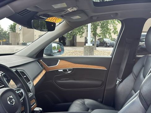 Used 2021 Volvo XC90 T6 Momentum w/ Climate Package AWD/4WD image 25