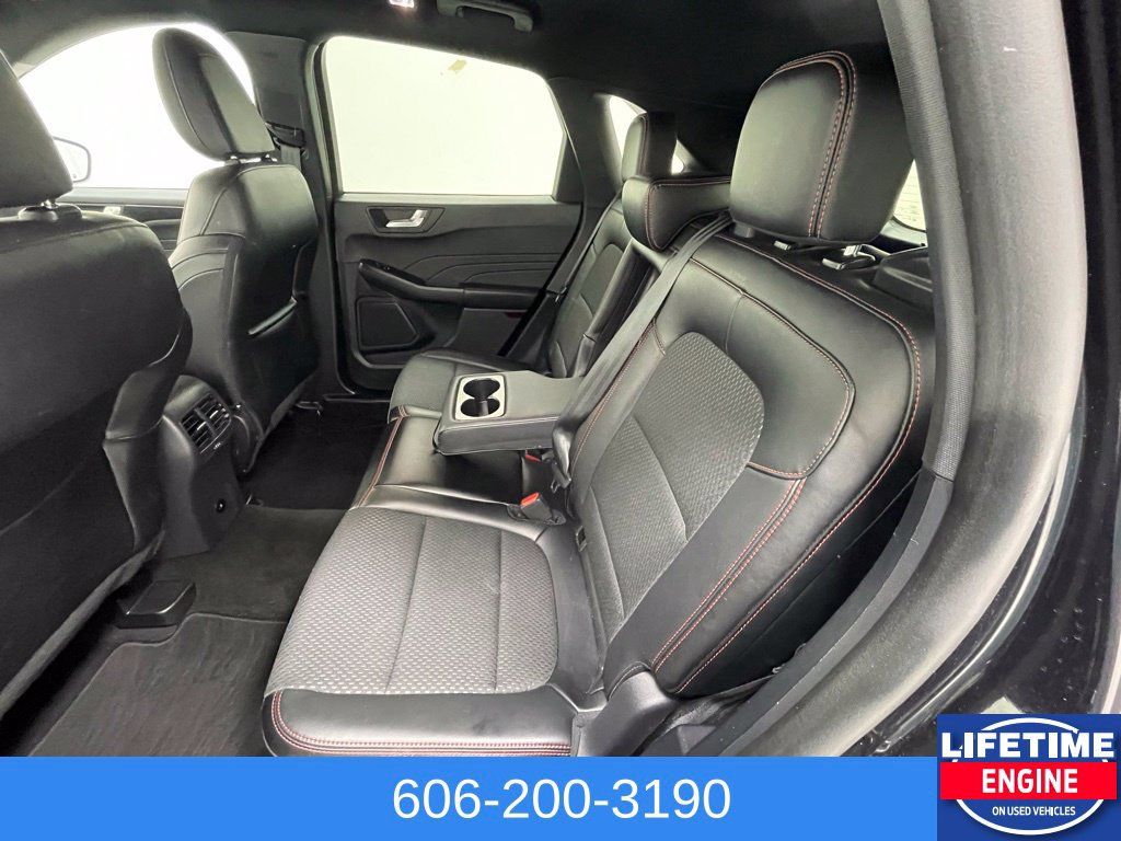 Used 2025 Ford Escape ST-Line AWD/4WD image 13