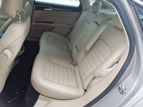 Used 2015 Ford Fusion SE w/ Equipment Group 202A image 26