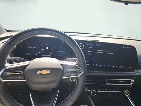Used 2026 Chevrolet Traverse High Country w/ LPO, Floor Liner Package AWD/4WD image 11